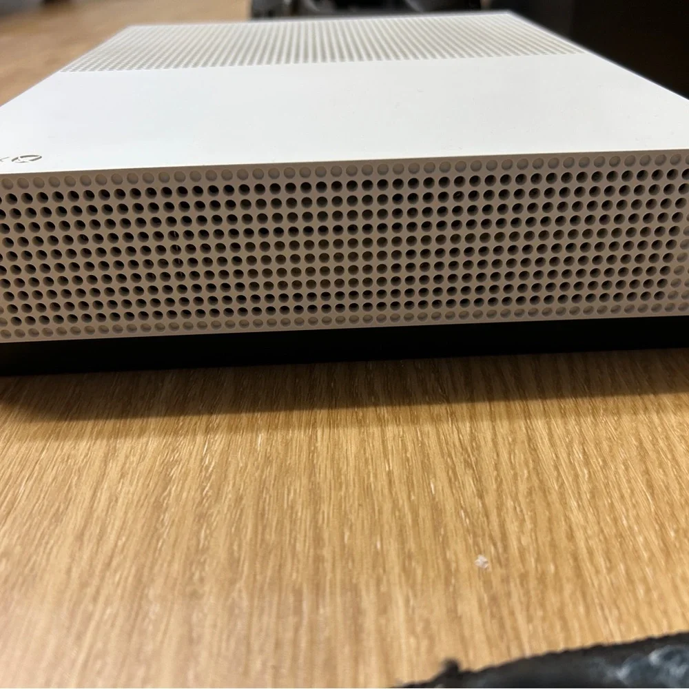 Xbox One S & Controller